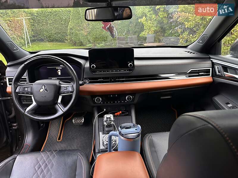 Внедорожник / Кроссовер Mitsubishi Outlander 2021 в Одессе