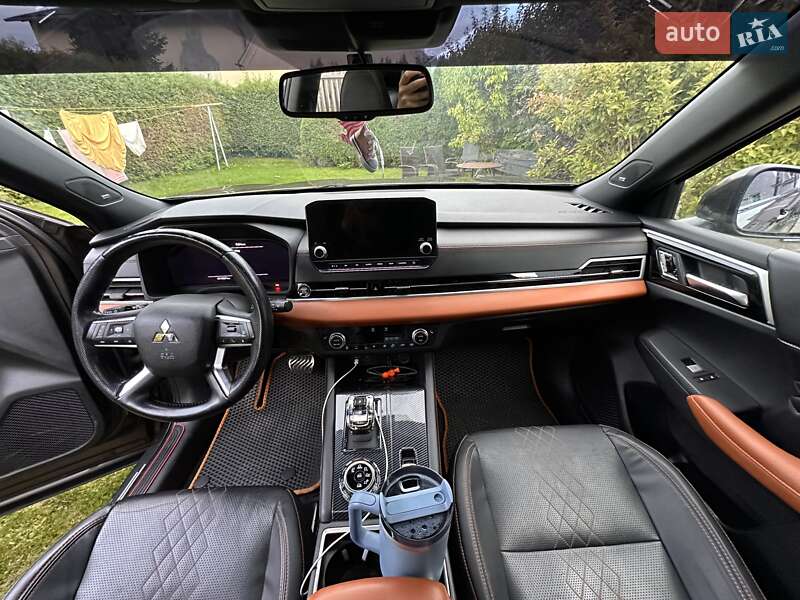 Внедорожник / Кроссовер Mitsubishi Outlander 2021 в Одессе