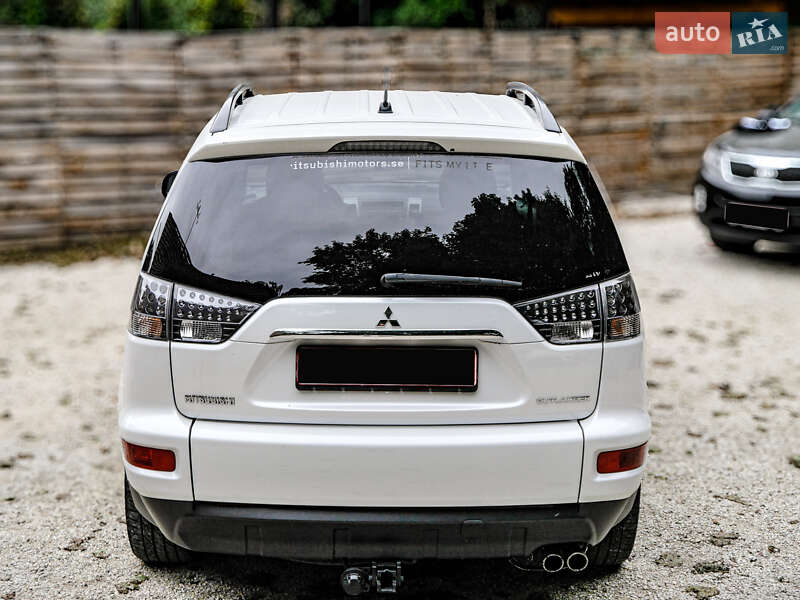 Внедорожник / Кроссовер Mitsubishi Outlander 2010 в Бродах