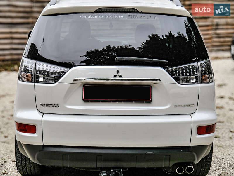Внедорожник / Кроссовер Mitsubishi Outlander 2010 в Бродах