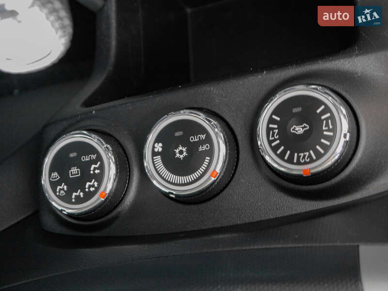Внедорожник / Кроссовер Mitsubishi Outlander 2010 в Бродах