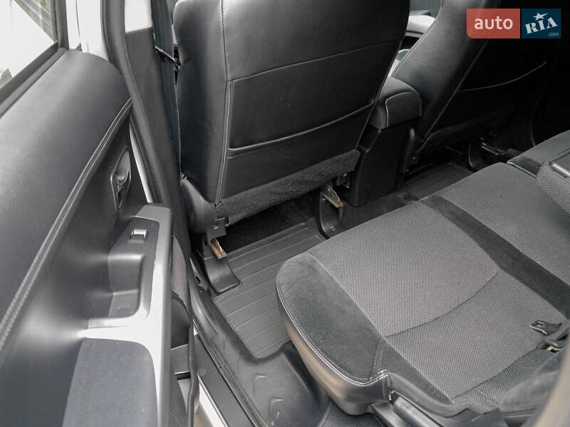 Внедорожник / Кроссовер Mitsubishi Outlander 2010 в Бродах