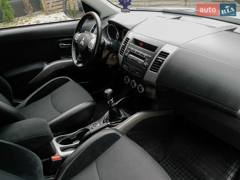 Внедорожник / Кроссовер Mitsubishi Outlander 2010 в Бродах