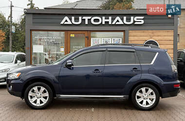 Внедорожник / Кроссовер Mitsubishi Outlander 2011 в 