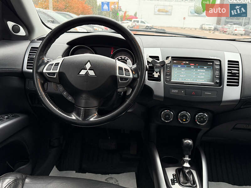 Внедорожник / Кроссовер Mitsubishi Outlander 2011 в Житомире