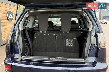 Внедорожник / Кроссовер Mitsubishi Outlander 2011 в 