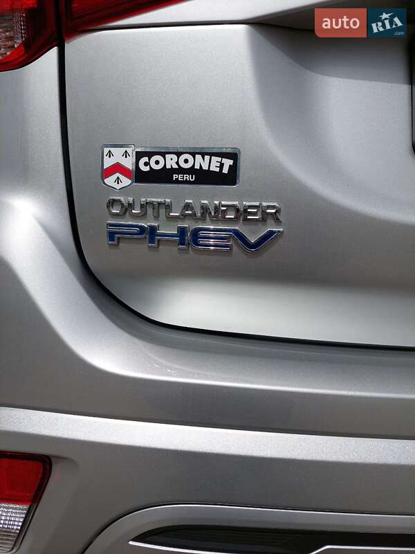 Внедорожник / Кроссовер Mitsubishi Outlander 2019 в Львове