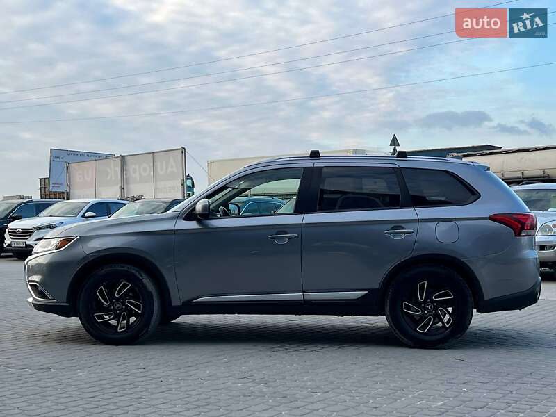 Позашляховик / Кросовер Mitsubishi Outlander 2017 в Львові фото 4 Позашляховик / Кросовер Mitsubishi Outlander 2017 в Львові
