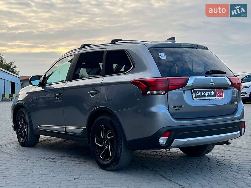 Позашляховик / Кросовер Mitsubishi Outlander 2017 в Львові фото 6 Позашляховик / Кросовер Mitsubishi Outlander 2017 в Львові