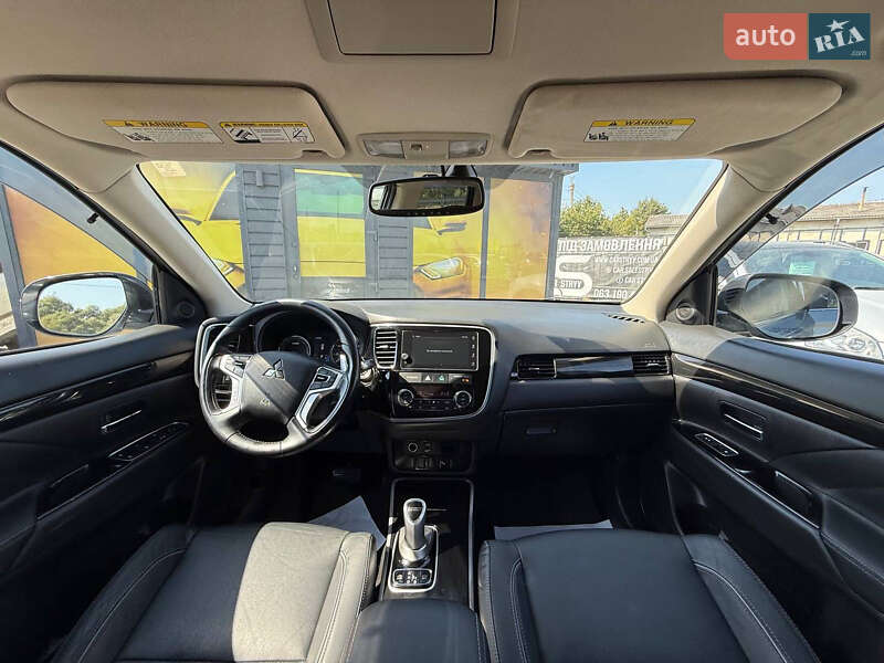 Внедорожник / Кроссовер Mitsubishi Outlander 2018 в Стрые