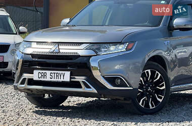 Внедорожник / Кроссовер Mitsubishi Outlander 2018 в 