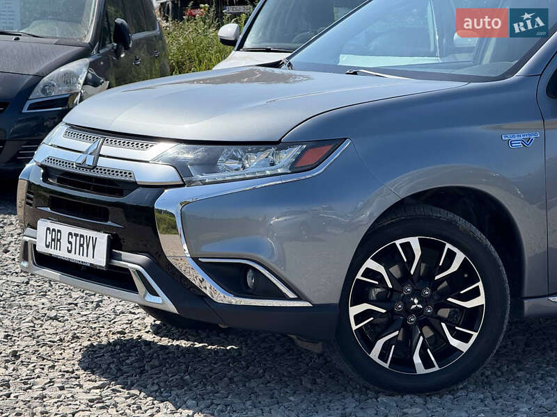Внедорожник / Кроссовер Mitsubishi Outlander 2018 в Стрые