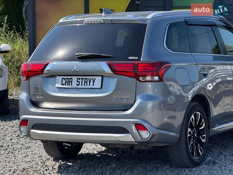 Внедорожник / Кроссовер Mitsubishi Outlander 2018 в Стрые