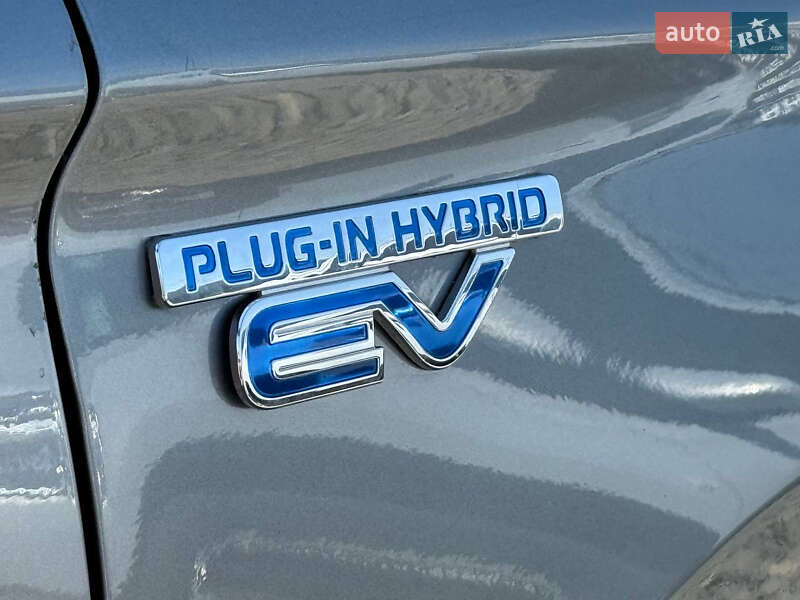 Внедорожник / Кроссовер Mitsubishi Outlander 2018 в Стрые