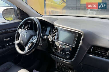 Внедорожник / Кроссовер Mitsubishi Outlander 2018 в 