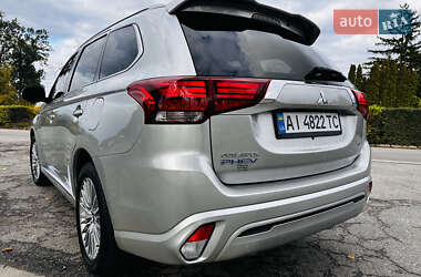 Внедорожник / Кроссовер Mitsubishi Outlander 2022 в 
