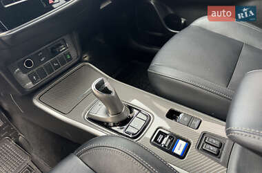 Внедорожник / Кроссовер Mitsubishi Outlander 2022 в 