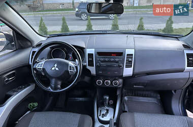Внедорожник / Кроссовер Mitsubishi Outlander 2010 в 