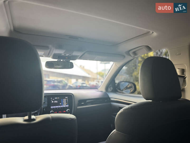 Внедорожник / Кроссовер Mitsubishi Outlander 2020 в Львове