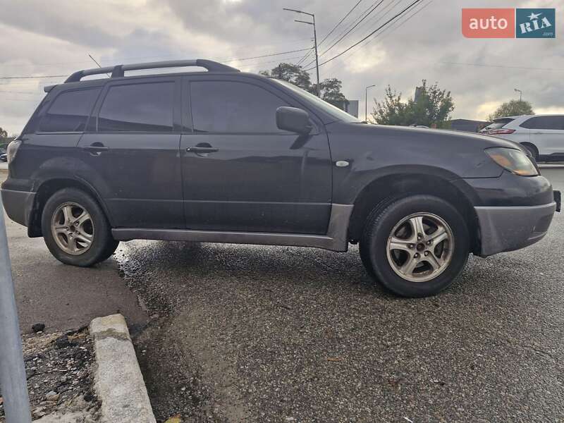 Внедорожник / Кроссовер Mitsubishi Outlander 2004 в Киеве