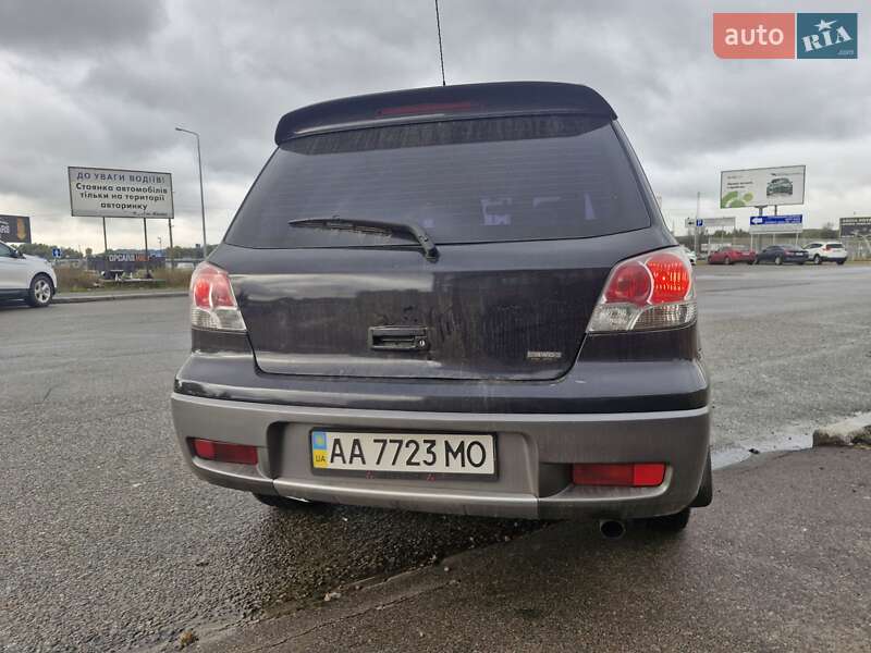 Внедорожник / Кроссовер Mitsubishi Outlander 2004 в Киеве