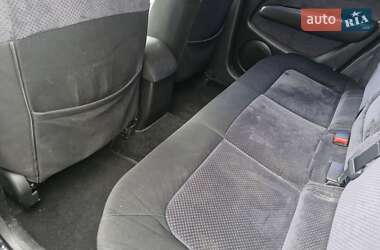 Внедорожник / Кроссовер Mitsubishi Outlander 2004 в 