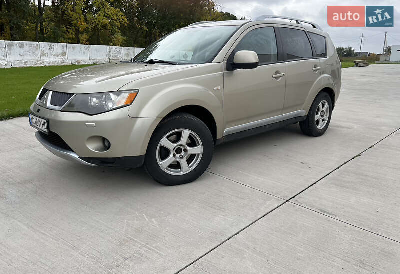 Позашляховик / Кросовер Mitsubishi Outlander 2007 в Луцьку