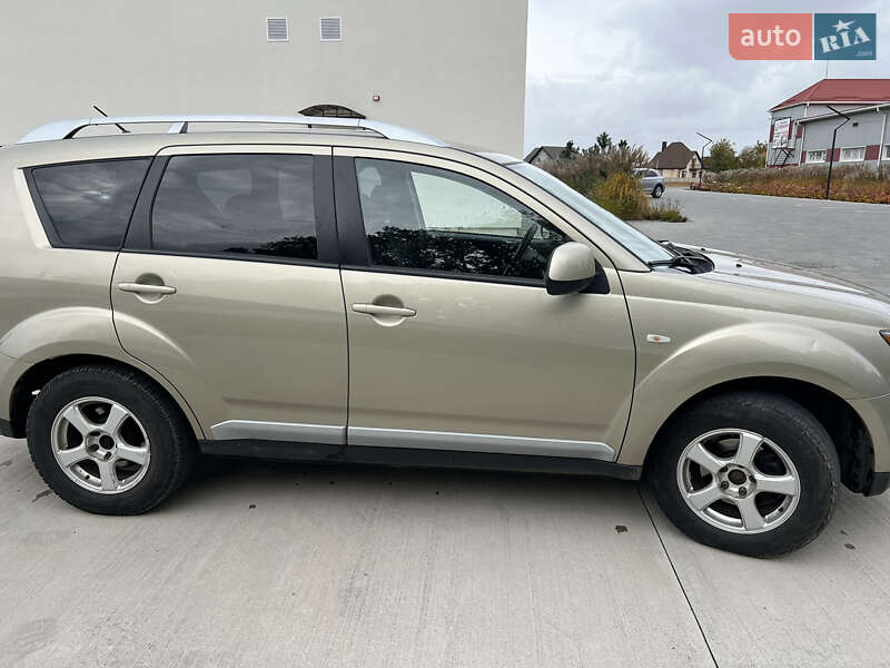 Позашляховик / Кросовер Mitsubishi Outlander 2007 в Луцьку