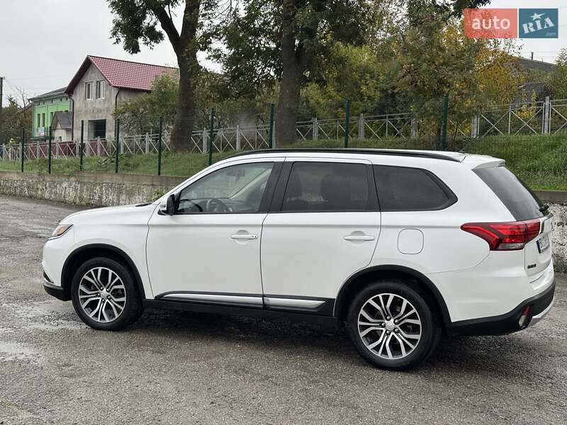 Позашляховик / Кросовер Mitsubishi Outlander 2016 в Тернополі