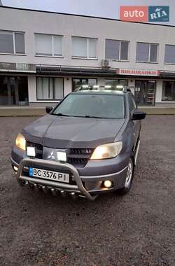 Внедорожник / Кроссовер Mitsubishi Outlander 2006 в  фото 3 Внедорожник / Кроссовер Mitsubishi Outlander 2006 в