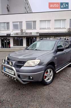 Внедорожник / Кроссовер Mitsubishi Outlander 2006 в  фото 6 Внедорожник / Кроссовер Mitsubishi Outlander 2006 в