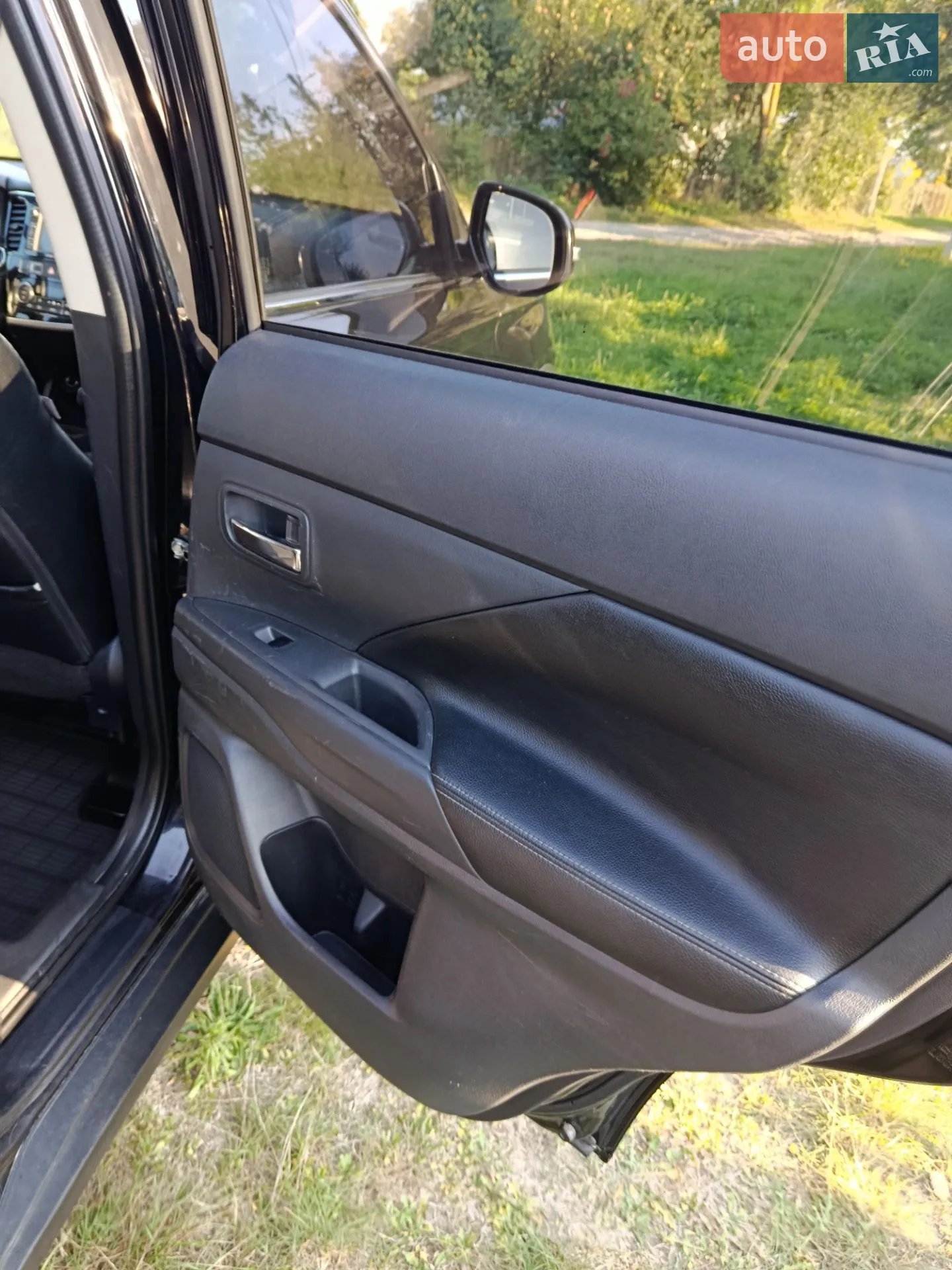 2014 Mitsubishi Outlander - мініатюра 2