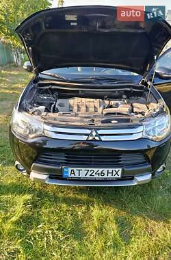 Позашляховик / Кросовер Mitsubishi Outlander 2014 в Калуші