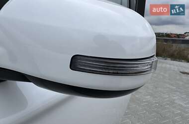Внедорожник / Кроссовер Mitsubishi Outlander 2016 в 