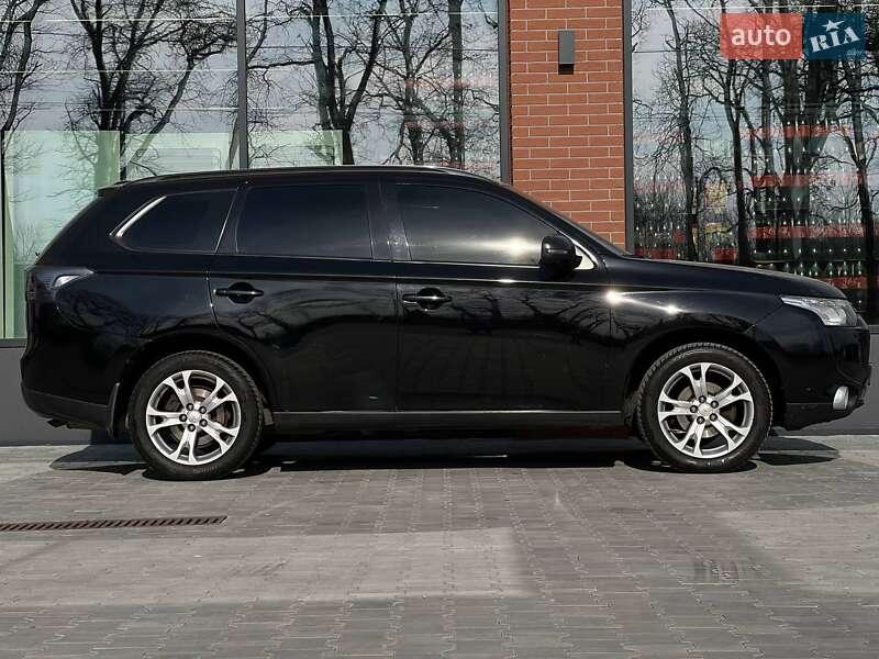 Внедорожник / Кроссовер Mitsubishi Outlander 2012 в Киеве