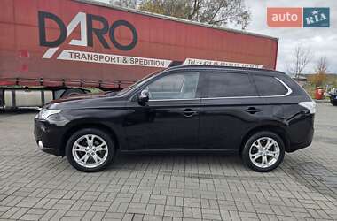 Внедорожник / Кроссовер Mitsubishi Outlander 2013 в 