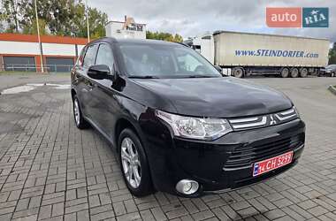 Внедорожник / Кроссовер Mitsubishi Outlander 2013 в 