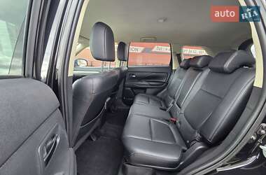 Внедорожник / Кроссовер Mitsubishi Outlander 2013 в 