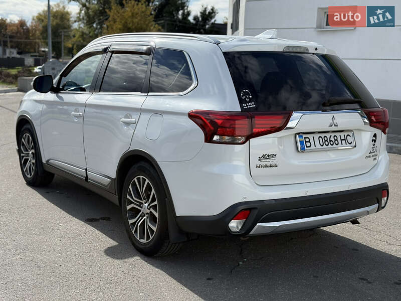 Внедорожник / Кроссовер Mitsubishi Outlander 2017 в Кременчуге фото 7 Внедорожник / Кроссовер Mitsubishi Outlander 2017 в Кременчуге