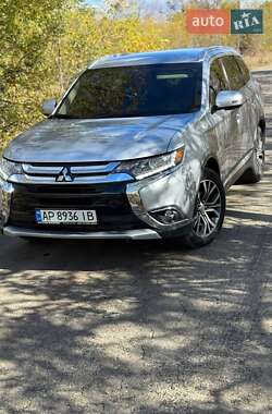 Внедорожник / Кроссовер Mitsubishi Outlander 2017 в Вольнянске