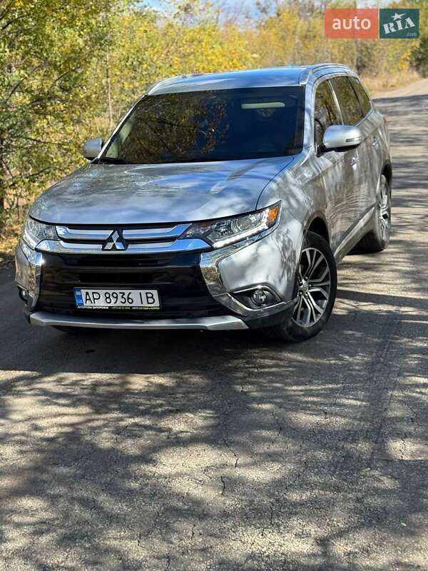 Внедорожник / Кроссовер Mitsubishi Outlander 2017 в Вольнянске