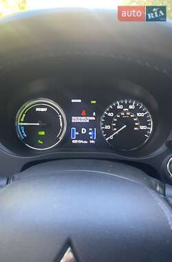 Внедорожник / Кроссовер Mitsubishi Outlander 2020 в 