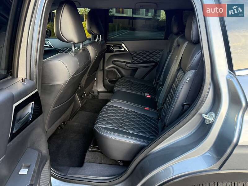 Внедорожник / Кроссовер Mitsubishi Outlander 2022 в Киеве