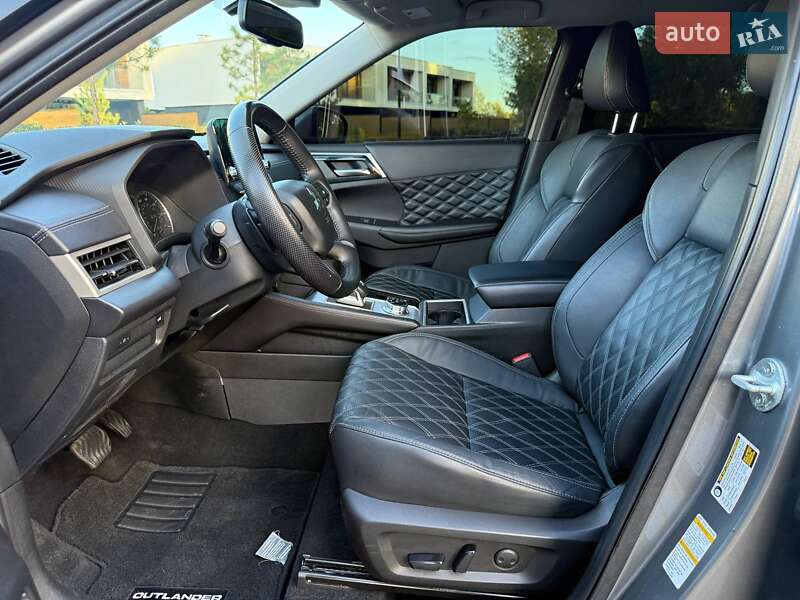 Внедорожник / Кроссовер Mitsubishi Outlander 2022 в Киеве