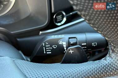 Внедорожник / Кроссовер Mitsubishi Outlander 2022 в 