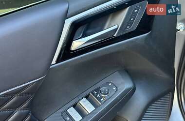 Внедорожник / Кроссовер Mitsubishi Outlander 2022 в 