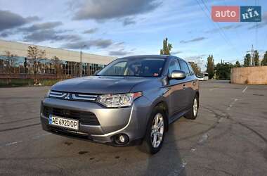 Позашляховик / Кросовер Mitsubishi Outlander 2013 в Києві
