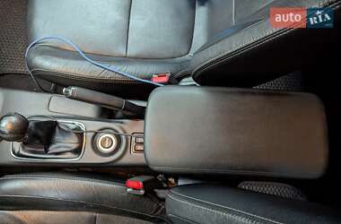 Внедорожник / Кроссовер Mitsubishi Outlander 2012 в 
