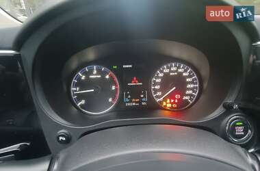 Внедорожник / Кроссовер Mitsubishi Outlander 2012 в 