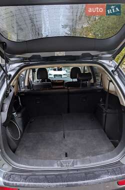 Внедорожник / Кроссовер Mitsubishi Outlander 2012 в 